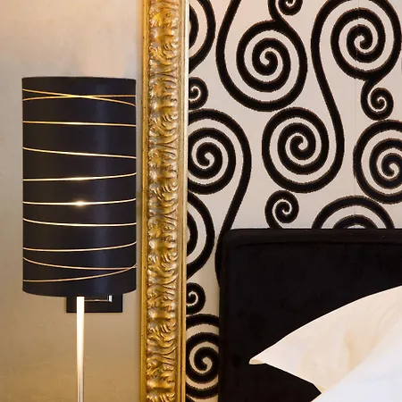 Hotel Ares Eiffel 4*