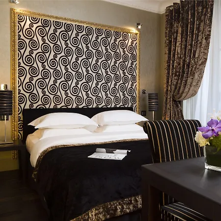 Ares Eiffel Hotel