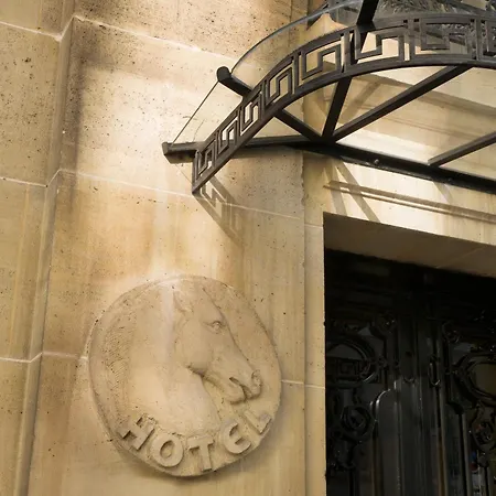 Ares Eiffel Hotel 4*