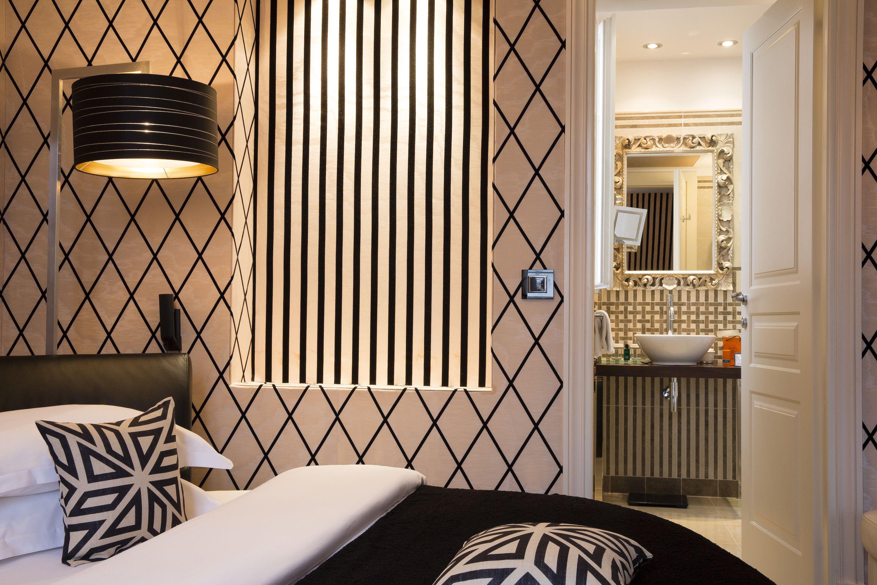 Hotel Ares Eiffel 4*